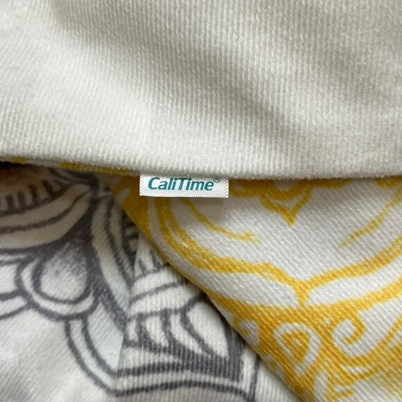 CaliTime decorative mandala throw pillow cover NWOT 18" x 18" - Picture 4 of 4